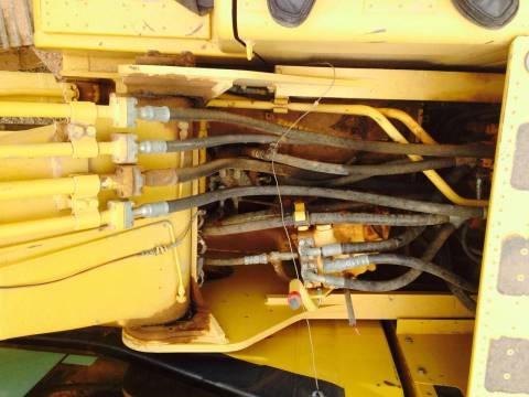 ขายรถแบคโฮ KOMATSU pc 200-8 ชั่วโมงทำงาน 9,xxx ชม.รถสวยพร้อมใช้เอกสารพรัอมราคา1,750,000