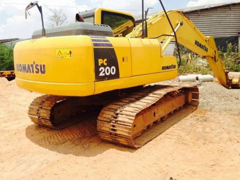 ขายรถแบคโฮ KOMATSU pc 200-8 ชั่วโมงทำงาน 9,xxx ชม.รถสวยพร้อมใช้เอกสารพรัอมราคา1,750,000