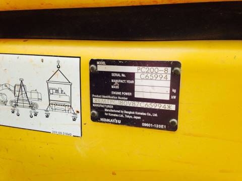 ขายรถแบคโฮ KOMATSU pc 200-8 ชั่วโมงทำงาน 9,xxx ชม.รถสวยพร้อมใช้เอกสารพรัอมราคา1,750,000