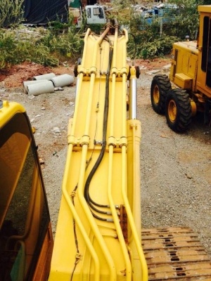 ขายรถแบคโฮ KOMATSU pc 200-8 ชั่วโมงทำงาน 9,xxx ชม.รถสวยพร้อมใช้เอกสารพรัอมราคา1,750,000