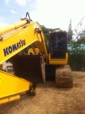 ขายรถแบคโฮ KOMATSU pc 200-8 ชั่วโมงทำงาน 9,xxx ชม.รถสวยพร้อมใช้เอกสารพรัอมราคา1,750,000