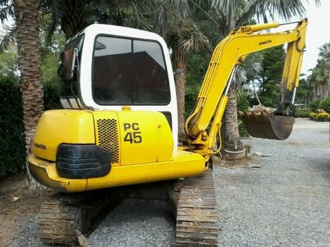 ขายแบคโฮ KOMATSU pc45-7แบบมีเก๋งราคา480,000 ขายแบคโฮ KOMATSU pc45-7แบบมีเก๋งราคา480,000