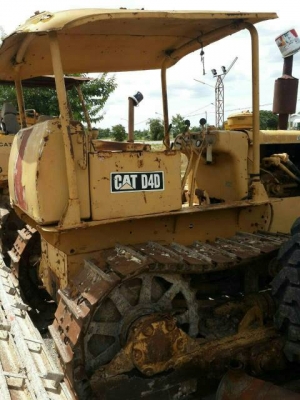 ขายรถแทรคเตอร์ CAT D4Dฝาบางตีนไก่พร้อมใช้งานราคา250,000 ขายรถแทรคเตอร์ CAT D4Dฝาบางตีนไก่พร้อมใช้งานราคา250,000