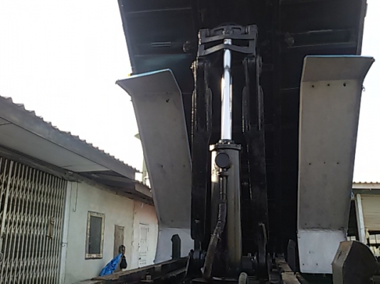 ขาย 10 ล้อ ISUZU ดั้ม 2เพลา ร๊อคกี้ 240 แรง สภาพพร้อมใช้งาน