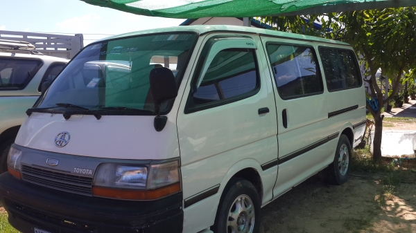 ขายด่วนรถตู้TOYOTA ปี 36สภาพพร้อมใช้ราคาไม่แพงโทร0843923995