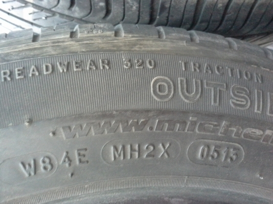 ขายยางMICHELIN 175/65R15ยางปี2013สวยๆใช้งานน้อยสภาพดีมาก90\%ดอกลึกๆใช้ได้อีกนาน ยางรถของ ผจก.แบงค์คร้าบ ใช้อีกยาวๆ เบิก0เส้นละ2800-ขายทั้งชุด3500-ประหยัดตังค์ในกระเป๋าไปเยอะ ด่วนๆสนใจดูของที่ อ.ลำปลายมาศ จ.บุรีรัมย์ หรือจัดส่งรับของได้ที่บางกะปิ ทักมาเลยคร
