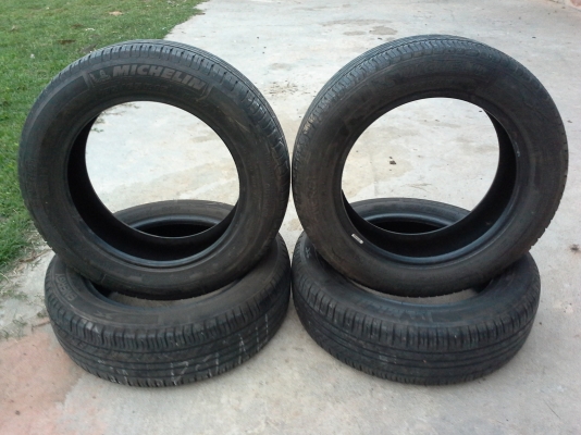 ขายยางMICHELIN 175/65R15ยางปี2013สวยๆใช้งานน้อยสภาพดีมาก90\%ดอกลึกๆใช้ได้อีกนาน ยางรถของ ผจก.แบงค์คร้าบ ใช้อีกยาวๆ เบิก0เส้นละ2800-ขายทั้งชุด3500-ประหยัดตังค์ในกระเป๋าไปเยอะ ด่วนๆสนใจดูของที่ อ.ลำปลายมาศ จ.บุรีรัมย์ หรือจัดส่งรับของได้ที่บางกะปิ ทักมาเลยคร