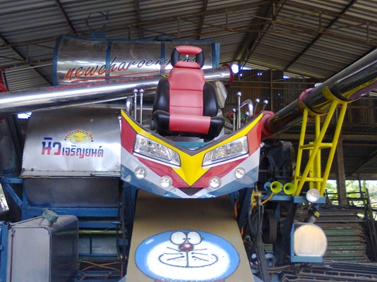 หลุดจองครับ  รถเกี่ยวข้าวสภาพสวยเกี่ยวคล่อง ตัวเดิน12 สวิง  อุ้ม 2.6 ตัน ท่อส่งข้าวปรับระดับ หน้าเกี่ยว 3 เมตร เครื่อง 250 เทอร์โบ ปั้มไดกิ้น 22  โทร 0884683175