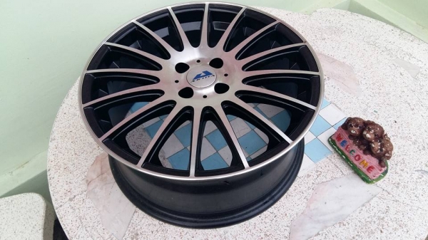 ขายล้อแม็กมือ2 akina 17"×7.5" et42 สนใจติดต่อเล็กคลองสามครับ 081-3747940 ขายล้อแม็กมือ2 akina 17"×7.5" et42 สนใจติดต่อเล็กคลองสามครับ 081-3747940