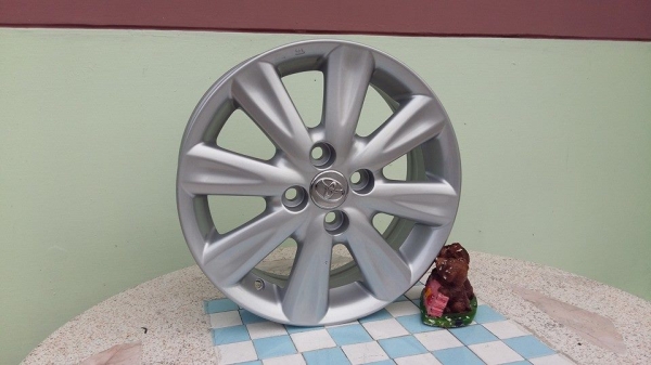 ขายล้อแม็ก toyota vios/yaris gt 15" สนใจติดต่อเล็กคลองสามครับ 081-3747940