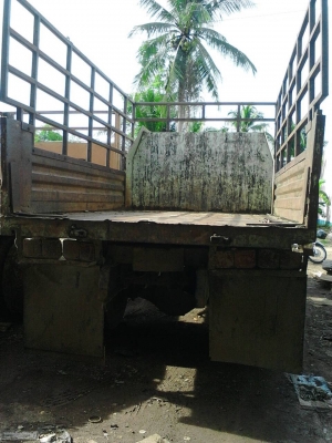 6ลัอดั้มดิน195แรง Hino สิงห์ไฮเทค ยาง900รถปี2538. ดี้มยาว 4ม.