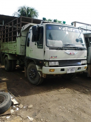 6ลัอดั้มดิน195แรง Hino สิงห์ไฮเทค ยาง900รถปี2538. ดี้มยาว 4ม.