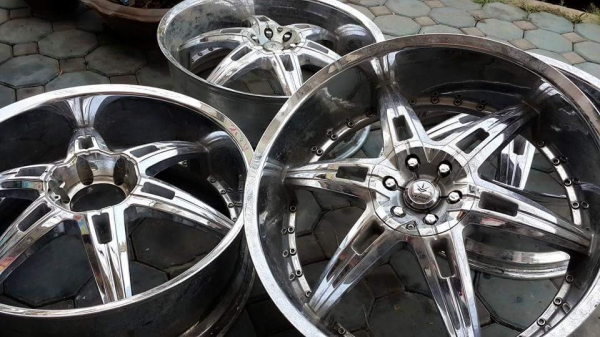 ขอบ 24 6รู โครเมี่ยม แม็กเปล่าไม่มียาง