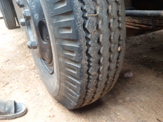 ขาย 6 ล้อ ISUZU KT 26  100แรง (4BC2ฝาดำ) รถห้างแท้(ลูกค้าขอนแก่นมาวางเงินจองแล้ว)(ดาวน์108000 บาท)เครื่องแห้ง แน่นแรงดีสุดๆ แซสซีสวยๆไม่ผุไม่ดาม พวงมาลัยพาวเวอร์ เกียร์สั้น ดั้มหัวได้ ยางใหม่ๆ6 เส้น รถวิ่งดีขับดี พร้อมลุยงานทำเงิน เอกสารเล่มทะเบียนพร้อมโอ