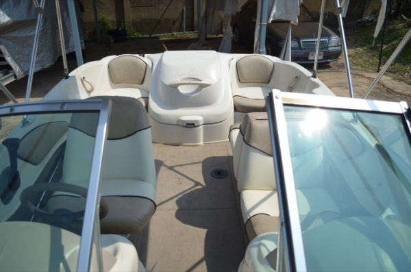 ขายเรือ Sea Ray 176 พร้อม trailer จากอเมริกา ราคา 420,000 บาท ขนาด 17.6 ฟุต ขนาดกำลังดี คล่องตัว ใช้งานง่าย สามารถจอดในที่จอดรถตามบ้านได้