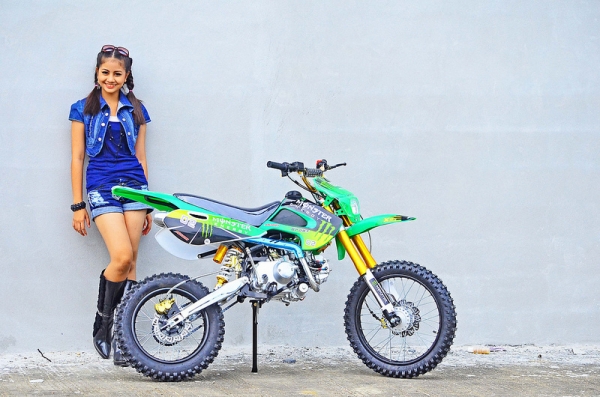 วิบาก ใหม่ล่าสุด 2 จังหวะ 50 CC ล้อ หน้า 14 หลัง 12 รถแข่ง รุ่น JACOB MINI โช็คหน้าหัวกลับ โช็คหลัง นิ่ม กระโดได้ ท่อเสียงรถสูตร เป็น ออโต้บิดแล้วไปเลย ขี่ง่าย ไม่ต้องเข้าเกียร์ ดิสเบรค หน้า หลัง เท่ สไตร์ รถสูตร สนาม ราคาโปรโมชั่น จาก 29000 ช่วงแนะนำเหลื