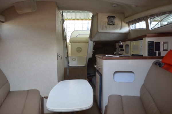 เรือ Bayliner 2355 Ciera ราคาพิเศษ 880,000 ยาแก้เครียดชั้นดี พักผ่อนวันว่างอย่างมีอิสระเสรีบนเรือส่วนตัว เพรียบพร้อมด้วยอุปกรณ์อำนวยความสะดวก