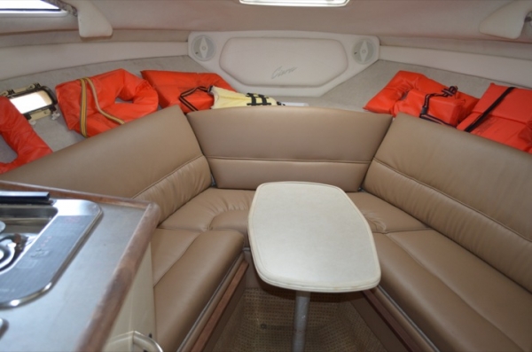 เรือ Bayliner 2355 Ciera ราคาพิเศษ 880,000 ยาแก้เครียดชั้นดี พักผ่อนวันว่างอย่างมีอิสระเสรีบนเรือส่วนตัว เพรียบพร้อมด้วยอุปกรณ์อำนวยความสะดวก