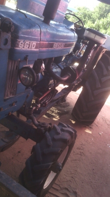 ขายรถไถฟอร์ดเสื้อลาย6600รถสวยพร้อมใช้พร้อมโอน370000