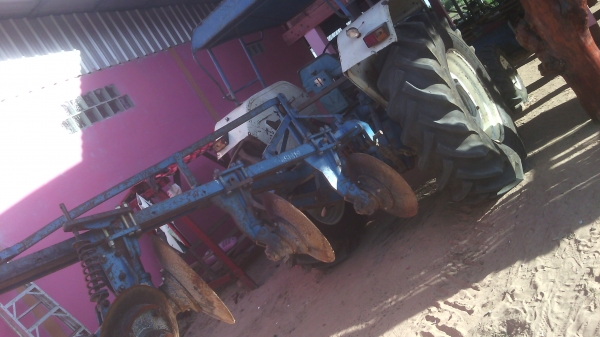 ขายรถไถฟอร์ดเสื้อลาย6600รถสวยพร้อมใช้พร้อมโอน370000