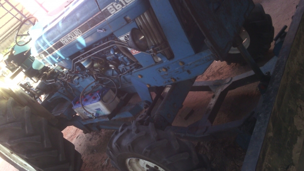 ขายรถไถฟอร์ดเสื้อลาย6600รถสวยพร้อมใช้พร้อมโอน370000