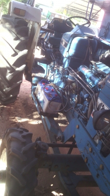 ขายรถไถฟอร์ดเสื้อลาย6600รถสวยพร้อมใช้พร้อมโอน370000