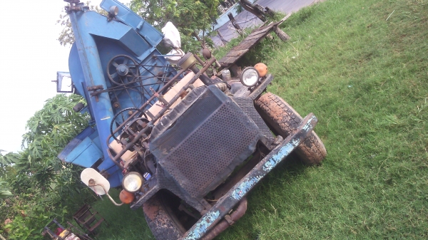 ขายรถนวดข้าวหกล้อหกฟุตเครื่องฮิโน่หกสูบ69000