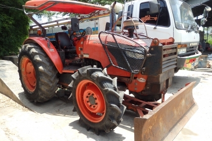รถไถ Kubota M7040 70แรง 2เพลา 4*4 พร้อมดันหน้า