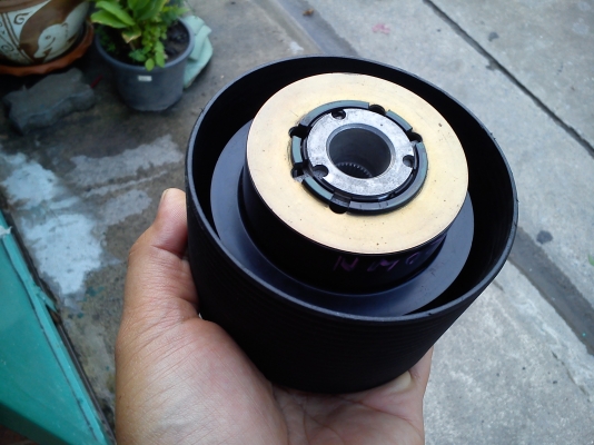 คอพวงมาลัยแต่ง ยี้ห้อ WB TOKYO แท้ (WORKSBELL) น่าจะของรถ TOYOTA CROWN