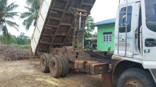 ขายรถบรรทุก 10 ล้อดัมพ์ ISUZU DECA 270 แรงม้าปี 2540 ราคา 1150000