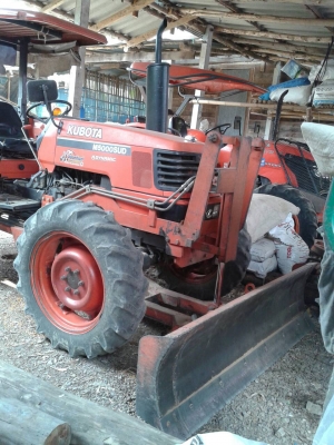คูโบต้าM5000SUพร้อมใบมีดผานบุกผานพรวนและยางพร้อมกะทะอีกหนึ่งคู่ครับ