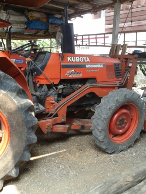 คูโบต้าM5000SUพร้อมใบมีดผานบุกผานพรวนและยางพร้อมกะทะอีกหนึ่งคู่ครับ
