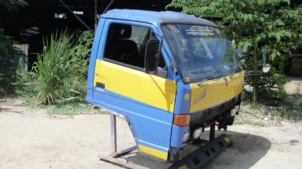 หัวรถ NPR 115 สภาพสวย ขาหน้า ขาหลัง ของครบ ราคาถูก