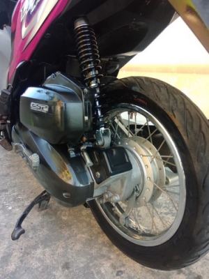 Click 125 i สีชมพูดำ รุ่น Racing Combi ลายStreet รถปลายปี55 สวยๆครับ