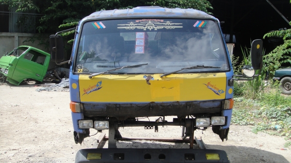 หัวรถ NPR 115 สภาพสวย ขาหน้า ขาหลัง ของครบ ราคาถูก