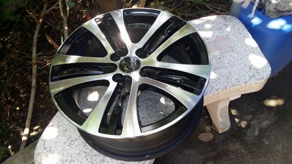 ล้อแม็กมือ2 ssw 15"×6" et35 4 รู 100 สีดำหน้าเงา ไม่คด ไม่ดุ้ง ไม่มีซ่อมครับ ขายทั้งชุด 6,900 บาทครับ สนใจติดต่อเล็กคลองสามครับ 081-3747940 ล้อแม็กมือ2 ssw 15"×6" et35 4 รู 100 สีดำหน้าเงา ไม่คด ไม่ดุ้ง ไม่มีซ่อมครับ ขายทั้งชุด 6,900 บาทครับ สนใจติดต่อเล็กคลองสามครับ 081-3747940