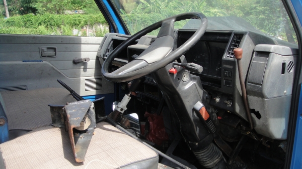 หัวรถ NKR สีใหม่ สภาพสวย ขาหน้า ขาหลัง ของครบ ราคาถูก