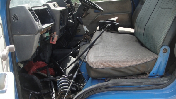 หัวรถ NKR สีใหม่ สภาพสวย ขาหน้า ขาหลัง ของครบ ราคาถูก