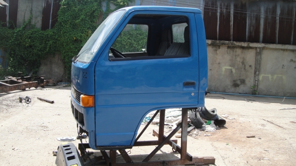 หัวรถ NKR สีใหม่ สภาพสวย ขาหน้า ขาหลัง ของครบ ราคาถูก