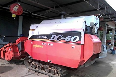 ขายรถเกี่ยวข้าวKUBOTA DC60 ปี54 พร้อมเทรลเลอร์ ใช้งานพันกว่าชั่วโมง สภาพสวยพร้อมใช้งาน สนใจโทร 090-8588220คุณนะ 093-3258446คุณบิว ID:narong498 หรือเข้าดูสินค้าอื่นๆได้ที่ www.truck.in.th/498 หรือเพจFacebook ณรงค์ ซื้อขายรถมือสอง (เว็บไซต์ส่วนตัว) หรือFace