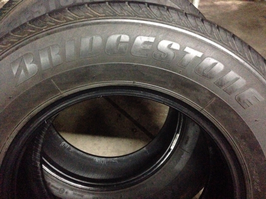 ขาย ยาง 215 70 15 ปลายปี14 BRIDGESTONE DURAVIS R611