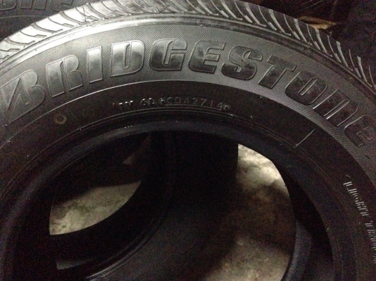 ขาย ยาง 215 70 15 ปลายปี14 BRIDGESTONE DURAVIS R611