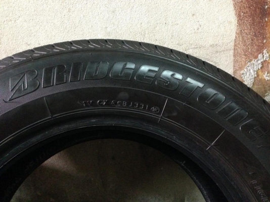 ขาย ยาง 215 70 15 ปลายปี14 BRIDGESTONE DURAVIS R611