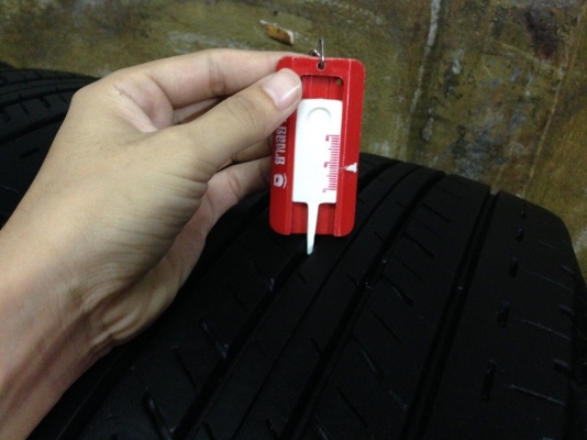 ขาย ยาง 215 70 15 ปลายปี14 BRIDGESTONE DURAVIS R611