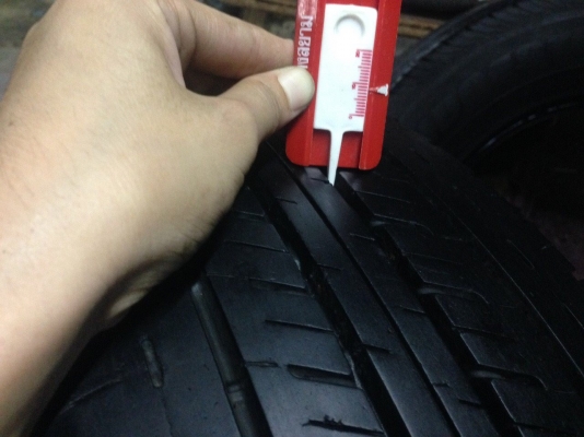 ขาย ยาง 215 70 15 ปลายปี14 BRIDGESTONE DURAVIS R611