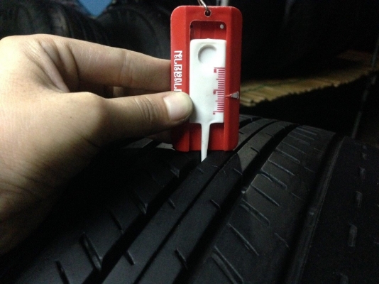 ขาย ยาง 215 70 15 ปลายปี14 BRIDGESTONE DURAVIS R611