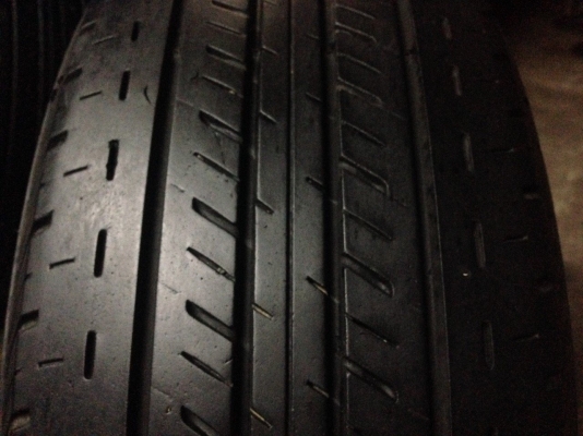 ขาย ยาง 215 70 15 ปลายปี14 BRIDGESTONE DURAVIS R611