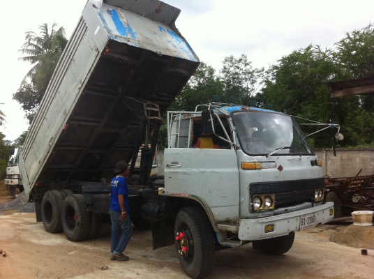 ISUZU 210 เครื่องดี พร้อมใช้ ทะเบียนพร้อมโอน ISUZU 210 เครื่องดี พร้อมใช้ ทะเบียนพร้อมโอน