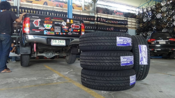 ขายยางใหม่ DUNLOP PT2 255/70-15 เส้นละ 4500