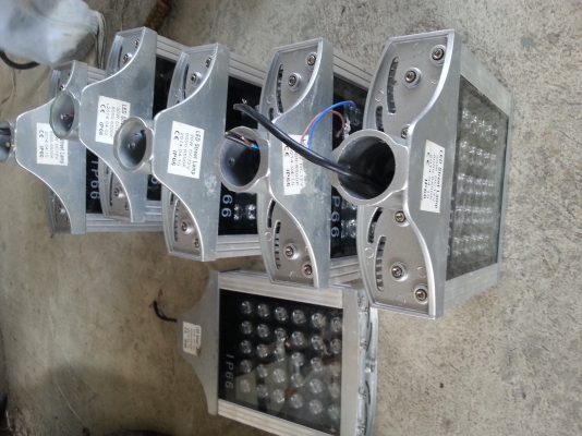 ขายโคมไฟ LED 12 โวลท์ มือสอง หมดแล้วครับ